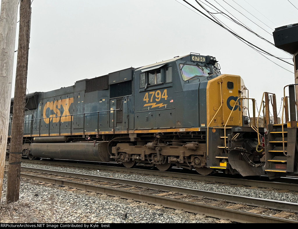 CSX 4794 on C619